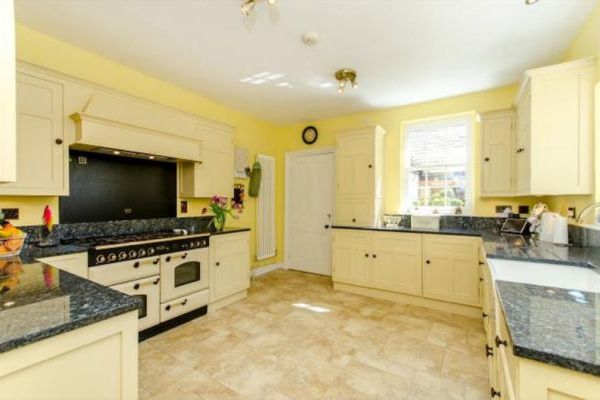 Spacious well equipped kitchen
