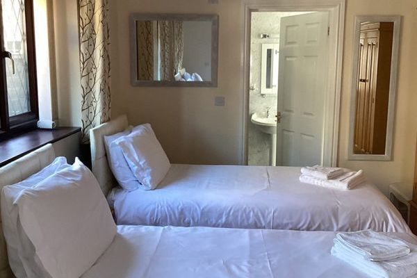 The Haven - Luxury Sheltered Hot Tub & Games Room
