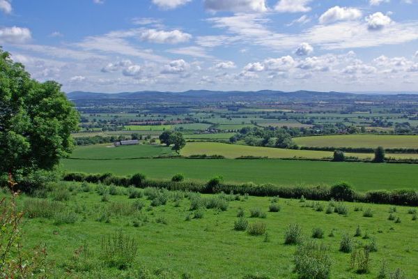 Field Barn sleeps 2, with a private Steam Room and AirCon!