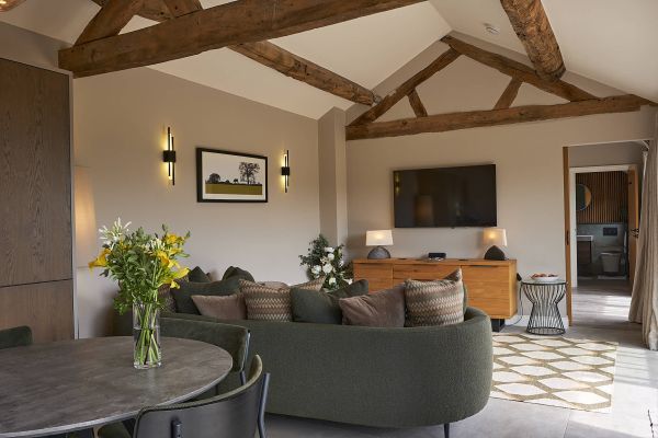 Field Barn sleeps 2, with a private Steam Room and AirCon!