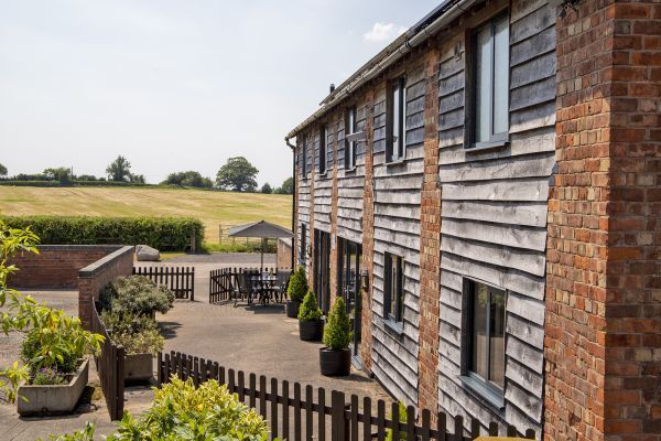 Buttercups & Hayloft Sleeps & Dines 16 with Pool, Sports Court & Play Area