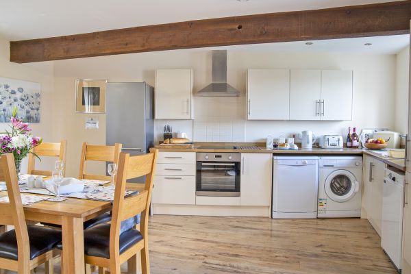 Buttercups & Hayloft Sleeps & Dines 16 with Pool, Sports Court & Play Area
