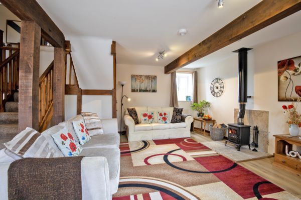 Buttercups & Hayloft Sleeps & Dines 16 with Pool, Sports Court & Play Area