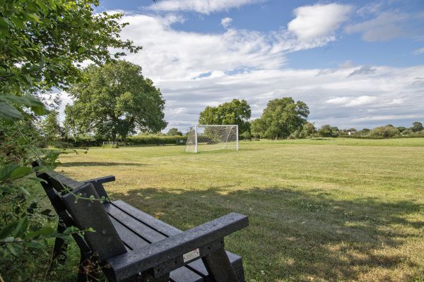 Buttercups & Hayloft Sleeps & Dines 16 with Pool, Sports Court & Play Area