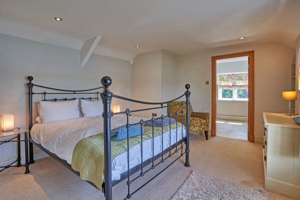 Four Ashes (Stunning Water Views)