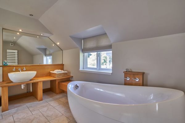 Four Ashes (Stunning Water Views)