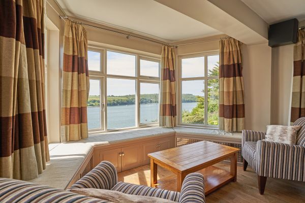 Four Ashes (Stunning Water Views)