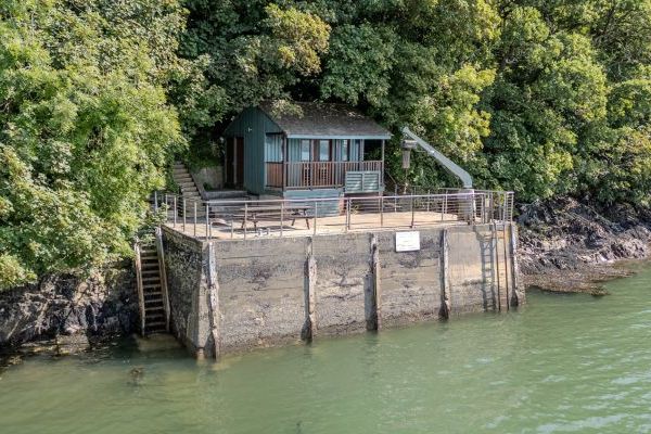 Four Ashes (Stunning Water Views)