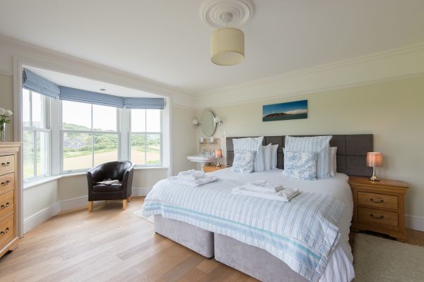 Llanlliana Coastal Retreat