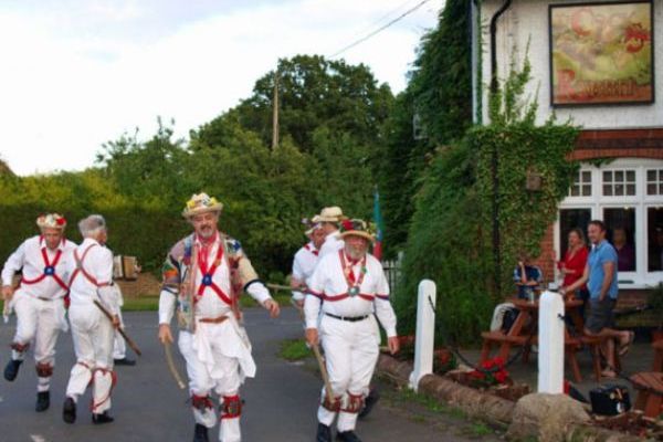 Morris dancers chilterns