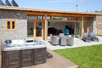 5 Star Swallow's Orchard with Access to Sedum Spa