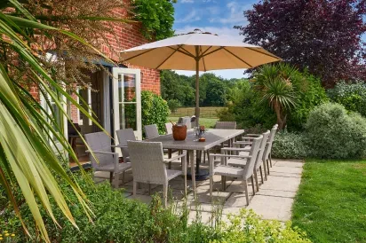 Luxury House, 5* Gold rated,sleeps 10+1 with a large garden, downstairs bedroom and wet room,  and a shared games room