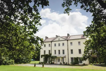 Glansevin Mansion